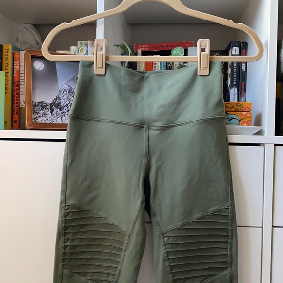 ALO Yoga Moto Leggings Army Green - Picture 3 of 6